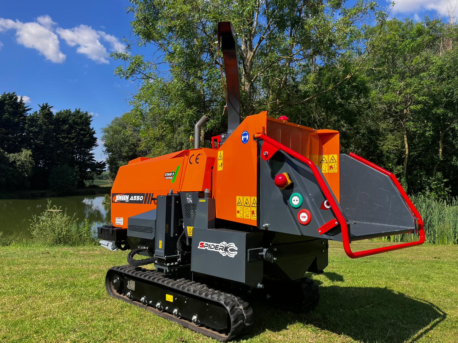 Tracked vs Trailed Wood Chippers: Which One is Right for You?